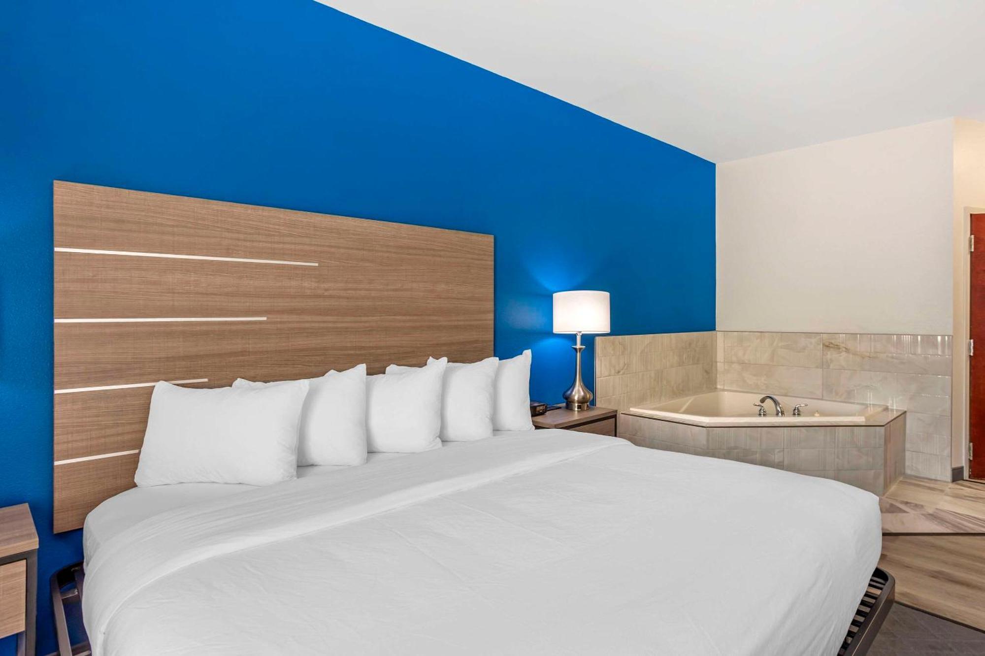 Comfort Inn & Suites Harrisburg-Hershey North Dış mekan fotoğraf